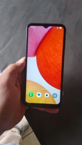 Vendo se celular A14 semi novo único defeito vidro da câmera de traz quebrada