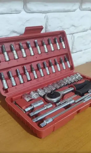 Kit - Jogo de ferramentas e soquetes Completo com 46 Peças de encaixe ?