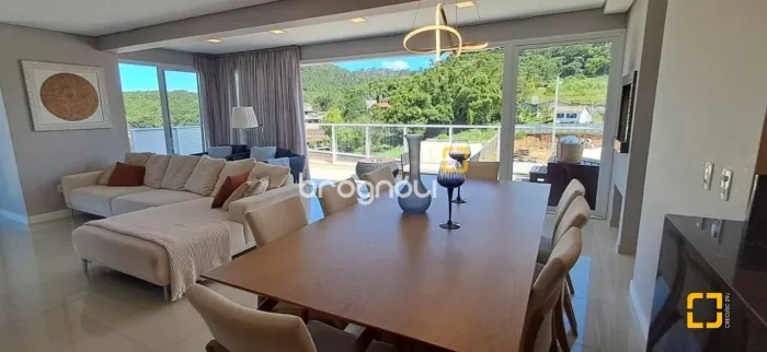 Brognoli Vende - Cobertura com vista mar em Canasvieiras