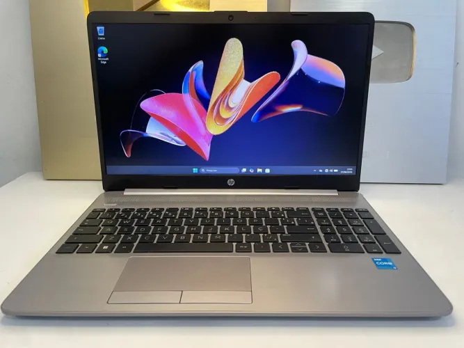NOTEBOOK HP CORE i3 11ª GERAÇÃO 8GB RAM MVNE 256GB TELA DE 15.6 FULL HD NOVISSIMO TODO OK