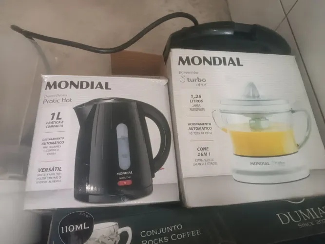 Vendo chaleira elétrica 110 volts e espremedor de suco