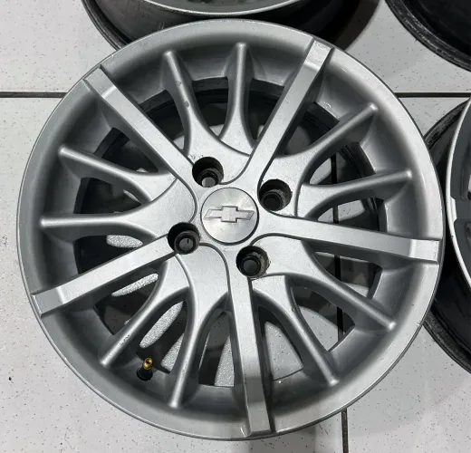 Jg roda Aro 15 furacão 4x100 Semi novo