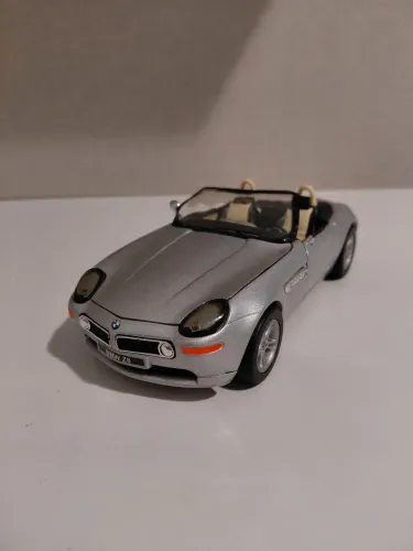 Miniatura BMW Z8 1/24