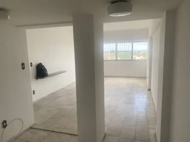 Apartamento de 3 quartos no Centro, em frente à lagoa.