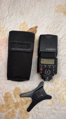 Flash Canon Speedlite 430EX II + Case e Suporte Originais - Ótimo Estado