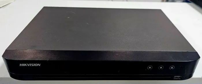 DVR Hikvision DS-7216HQHI-K1 16 Canais para CFTV