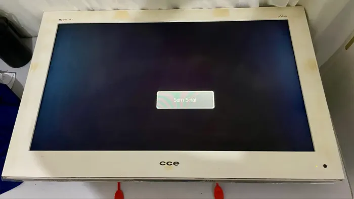 TV CCE Stile 24" LED Digital - Branca