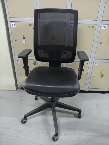 Cadeira de Escritório Modelo Presidente Marca Plaxmetal