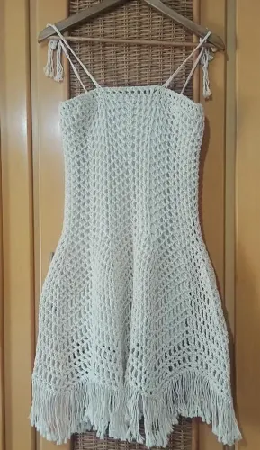 Vestido de crochê feito a mão