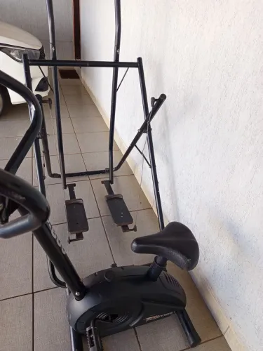 Bicicleta ergométrica e Aparelho elíptico