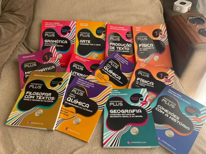 Livros didáticos Moderna Plus - Ensino médio