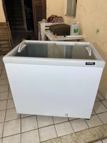 Freezer esmaltec tampa de vidro zero 