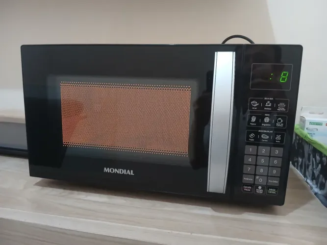 Micro-ondas Mondial 21 litros semi novo