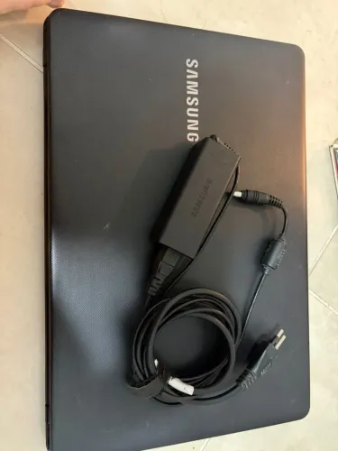 Notebook Samsung - NP300E5M + Carregador original