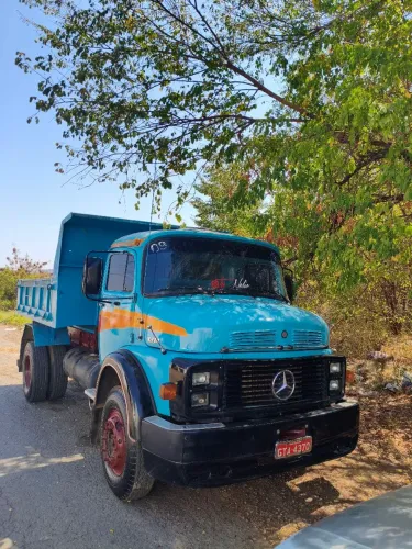 Caminhão caçamba 1314