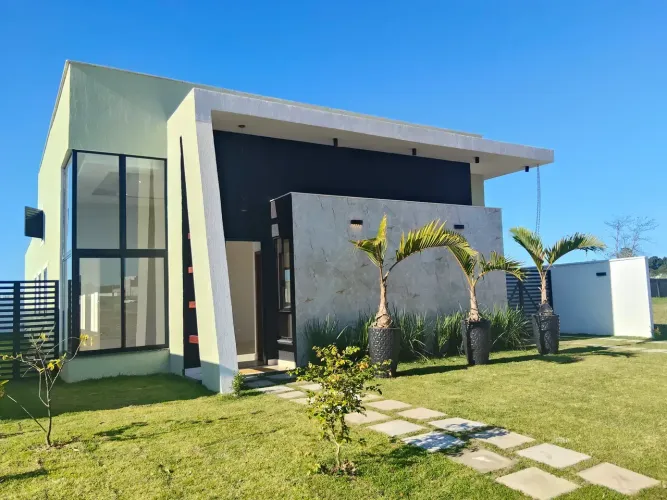 Imóvel para venda tem 150 metros quadrados com 3 quartos em Viverde III - Rio das Ostras -