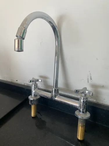 VENDO PIA DE GRANITO VERDE UBATUBA E TORNEIRA DE INOX