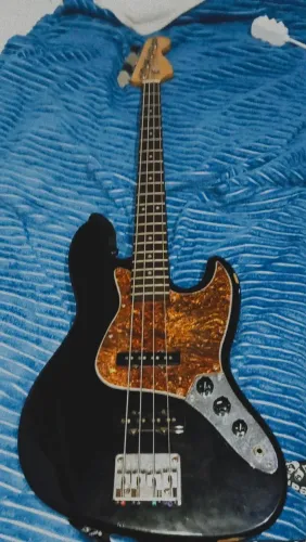 Eagle Jazz Bass 4 Cordas - Preto (Blindado)