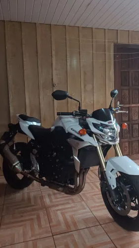 Suzuki GSR 750A 