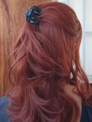 NAO GOSTEI DA COR E PAGUEI CARO.100 REAIS FIBRA PREMIUM RUIVA.LISA ONDULADA.NUNCA USADA