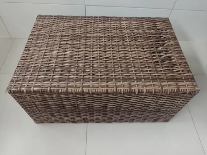 Mesa de centro de fibra sintética