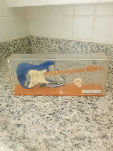 Miniatura guitarra 