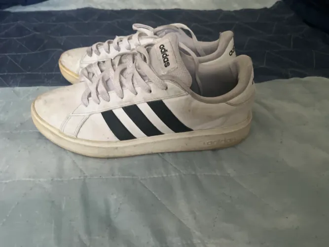 Tênis adidas