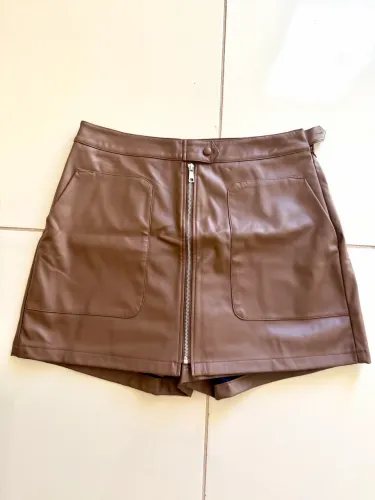 Short saia de couro
