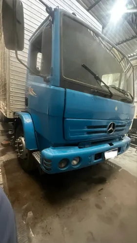 Caminhão Mercedes 1215 C