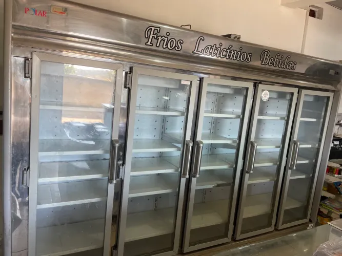 Refrigerador de 5 portas polar