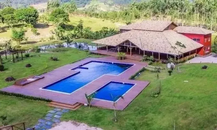 Linda Casa/Condomínio Sítio pra Venda