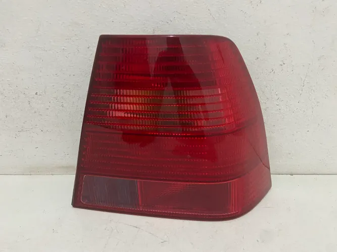 Lanterna Traseira Volkswagen Bora 1999 2000 2001 2002 Á 2005 Lado Direito Original