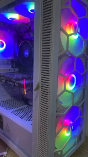 PC GAMER RYZEN 5 5600G + 3050 + 16GB RAM