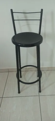 BANQUETA SEMI-NOVA EM ÓTIMO ESTADO DE CONSERVAÇÃO 