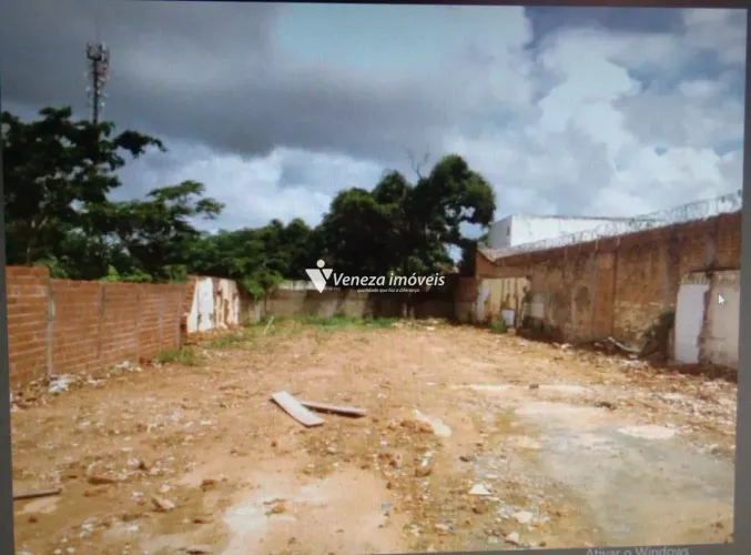TERRENO NA ZONA CENTRO SUL A VENDA