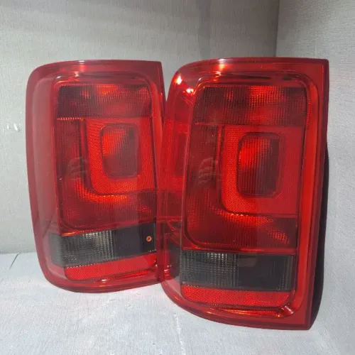 Par Lanterna Traseira VW Amarok 2010/2016 Fumê Fitam 33070FE