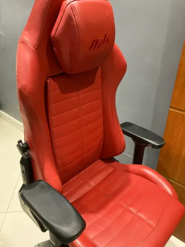 Cadeira Master DM1000 Max Giratória e Reclinável Vermelha - DXRacer