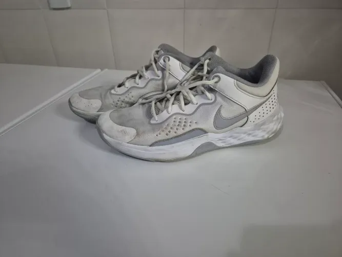 Fly by Mid para basquete 41/43