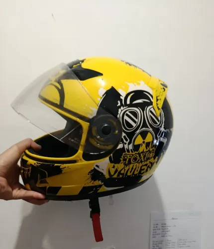 Capacete semi-novo