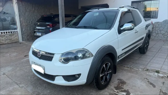 Fiat Strada Trekking 1.6 16V Flex CD 2015