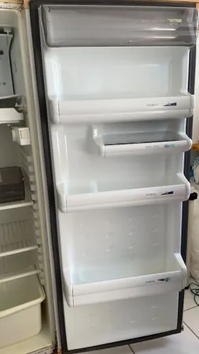 Geladeira Consul 300 L - Funcionando