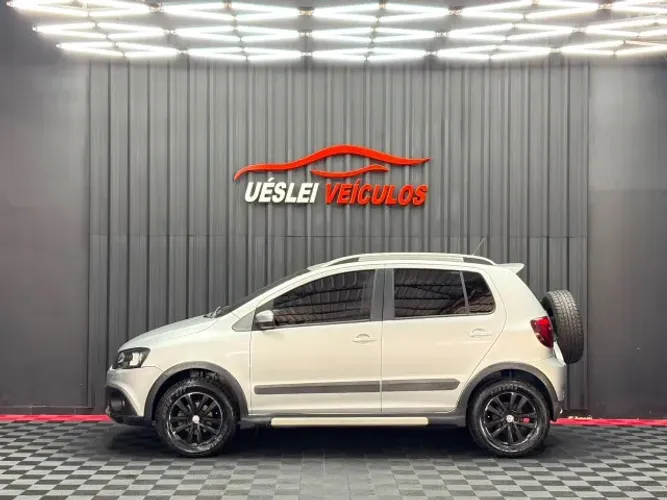 Volkswagen Crossfox 1.6 MI Total Flex 8V 5P 2013