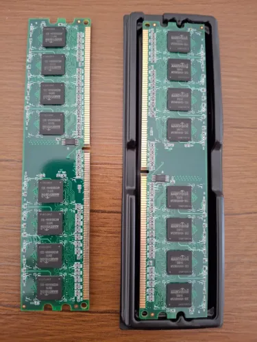 Kit 2 Memória RAM 1GB DDR2 Megaware 667MHz para Computador Desktop