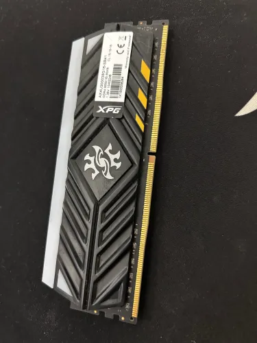RAM DDR4 XPG 8GB 3000MHz RGB