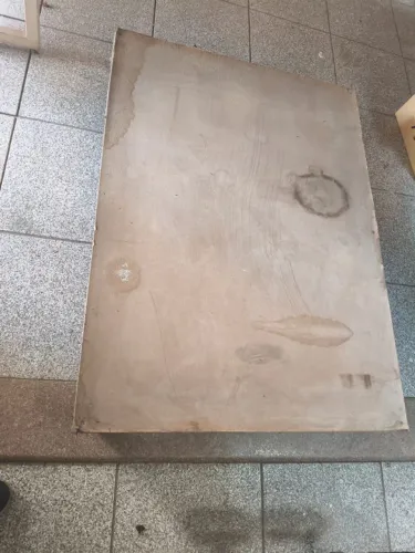 Pallets de estrutura metálica com rodízios fixos