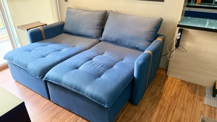 Sofá sem Caixa Atrás Tecido Linho Azul 2 Metros