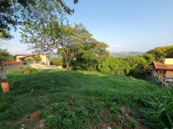 Terreno à venda em Campinas, Loteamento Caminhos de São Conrado (Sousas), com 700 m²