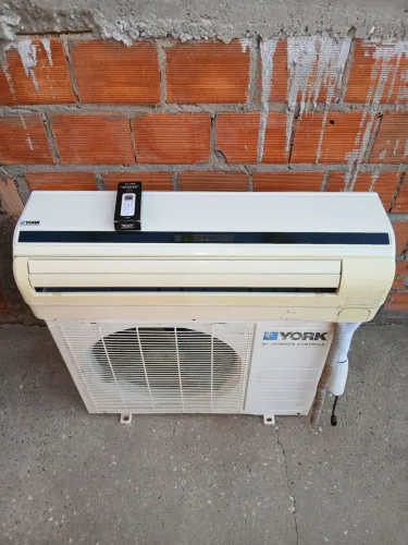 Ar condicionado de 12000btus pra vende já cm estalacao