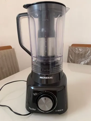 Liquidificador usado em excelente estado 
