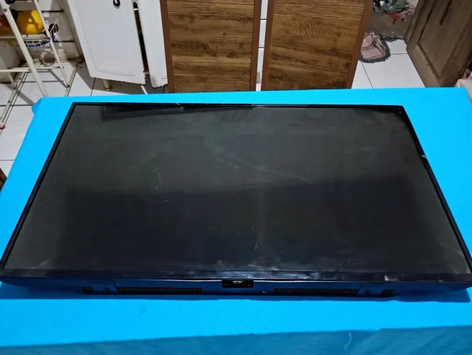 Tv aoc 43" (2 tv's para retirada de peças).